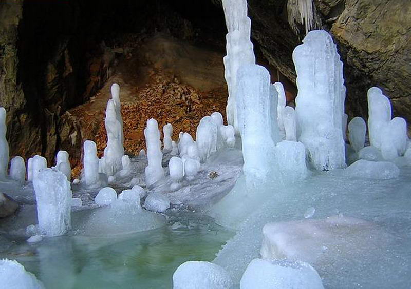 Ледяна печера